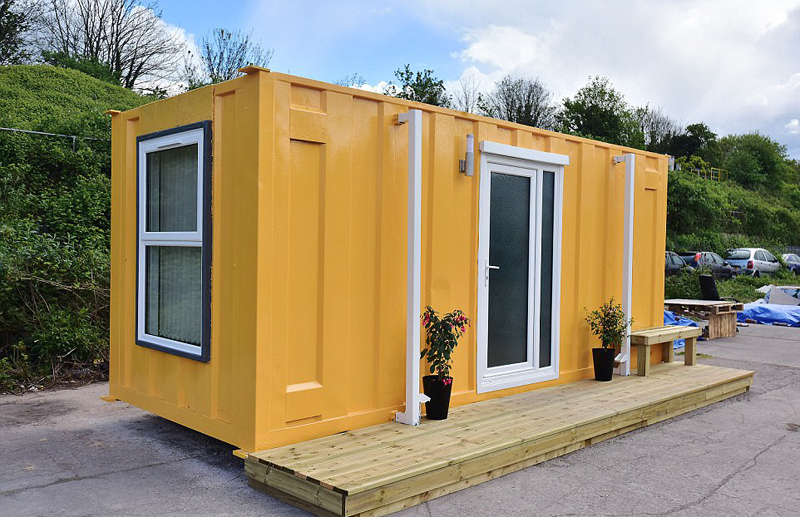 集裝箱也能當住宅？英國企業家創新改造，為流浪漢提供溫暖家園